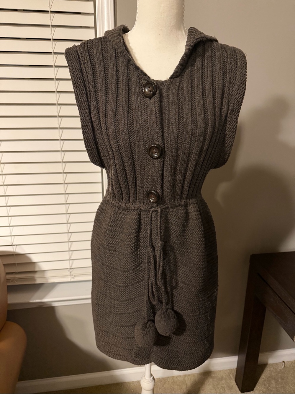 Alice + Olivia Ribbed Sleeveless Button-Front Knit Dress in Dark Gray